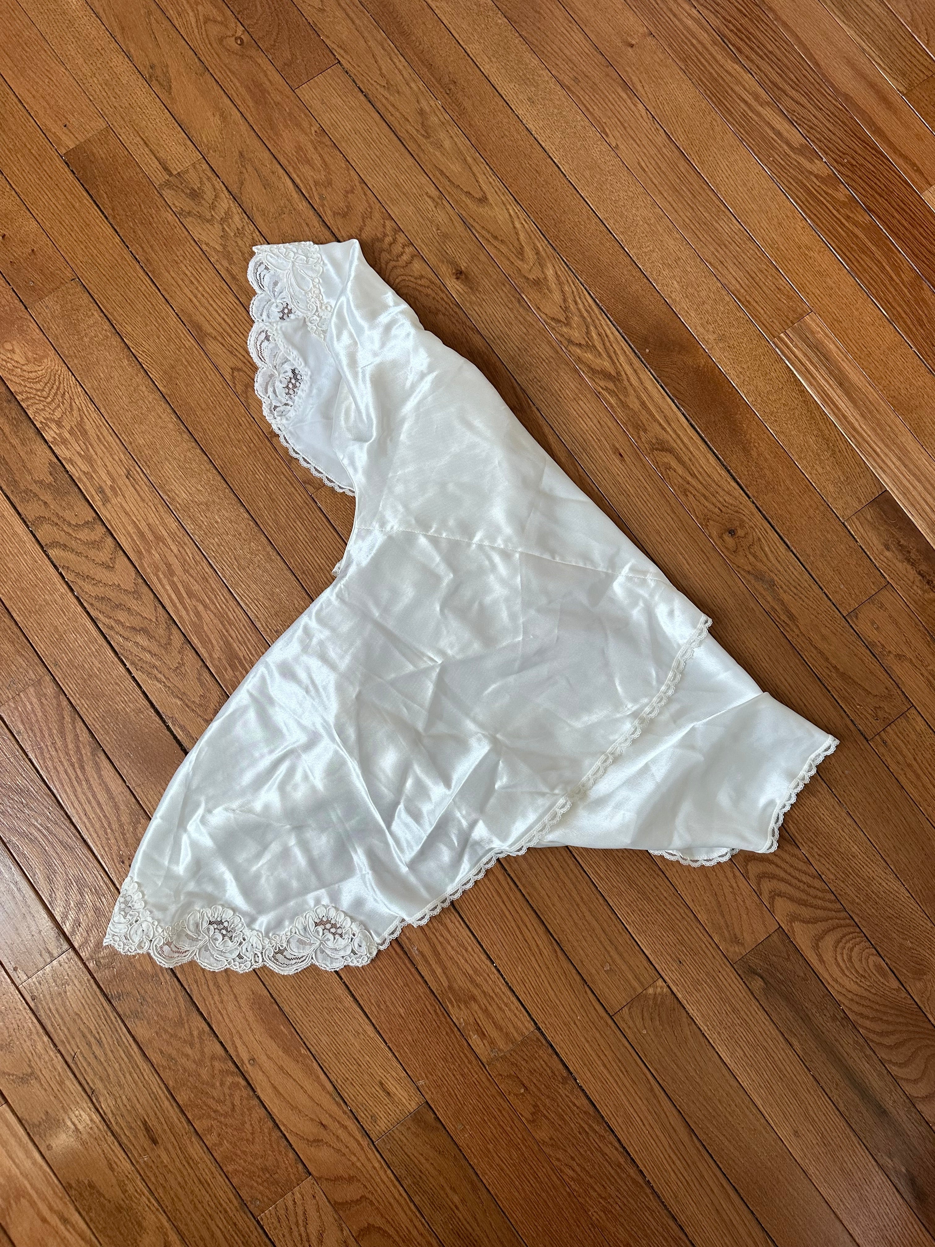 Vintage White Satin Bridal Bed Jacket with Scalloped Lace Trim