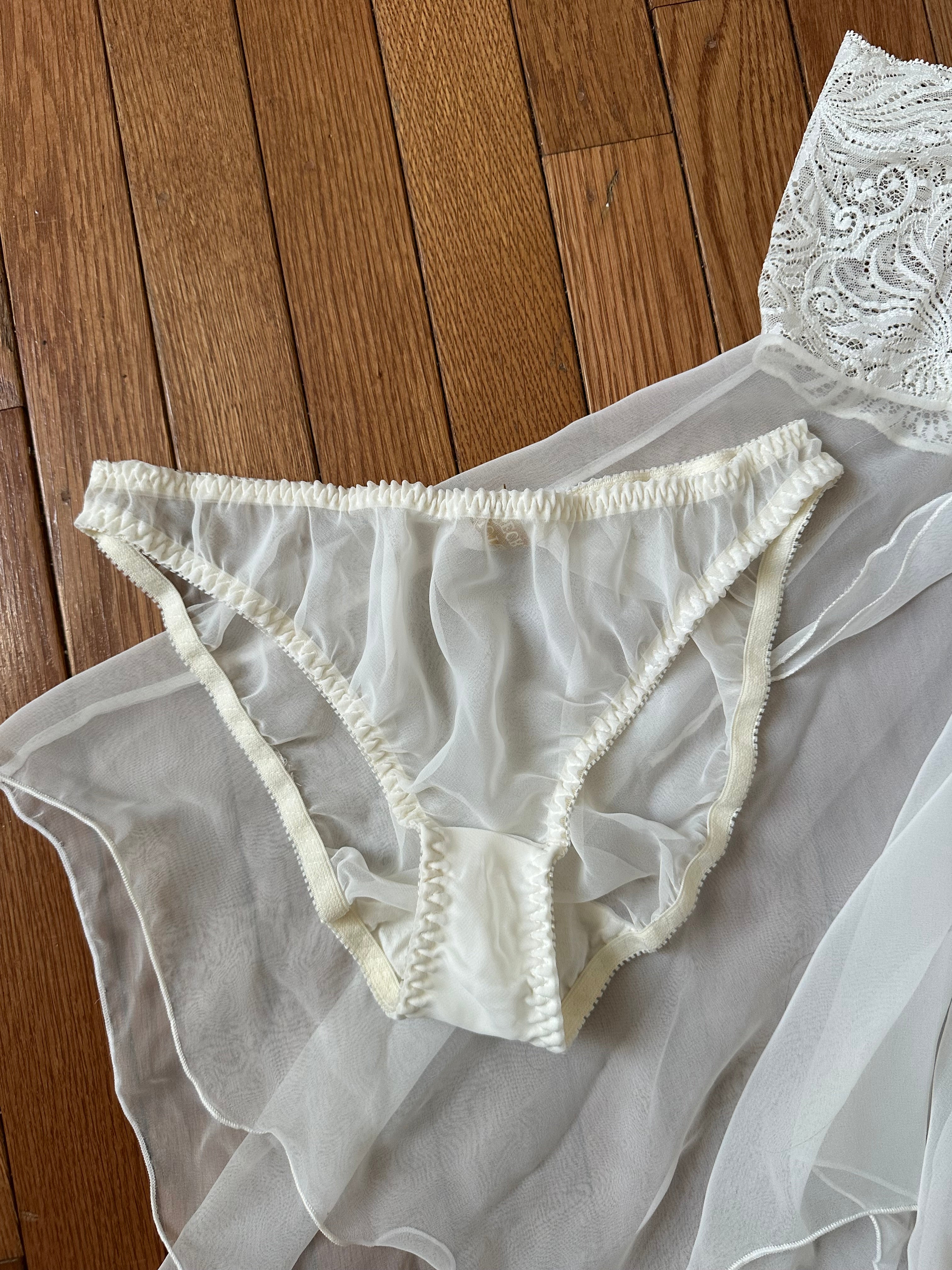 Vintage Victoria’s Secret White Lace Babydoll & Panty Set